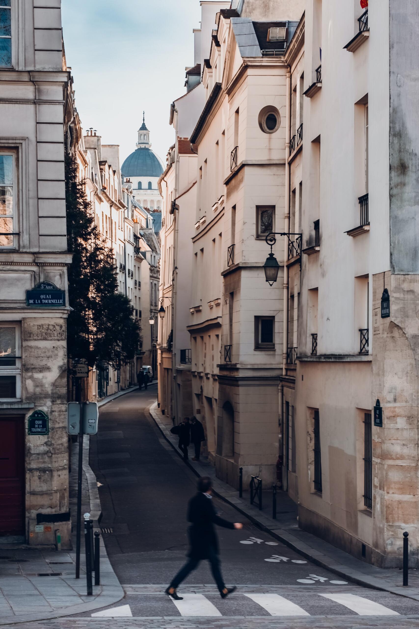 Paris Is Banning Traffic Crossing the City Center From 2024